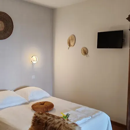 Alojamento de Acomodação e Pequeno-almoço D'hote De Charme 